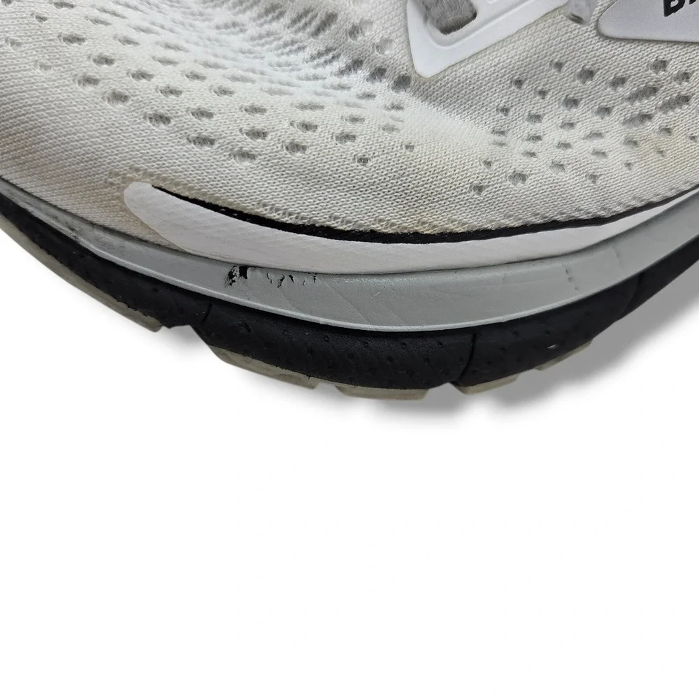 Brooks Trace 3‎ Sneakers Womens 8 White Track Road Running Shoes